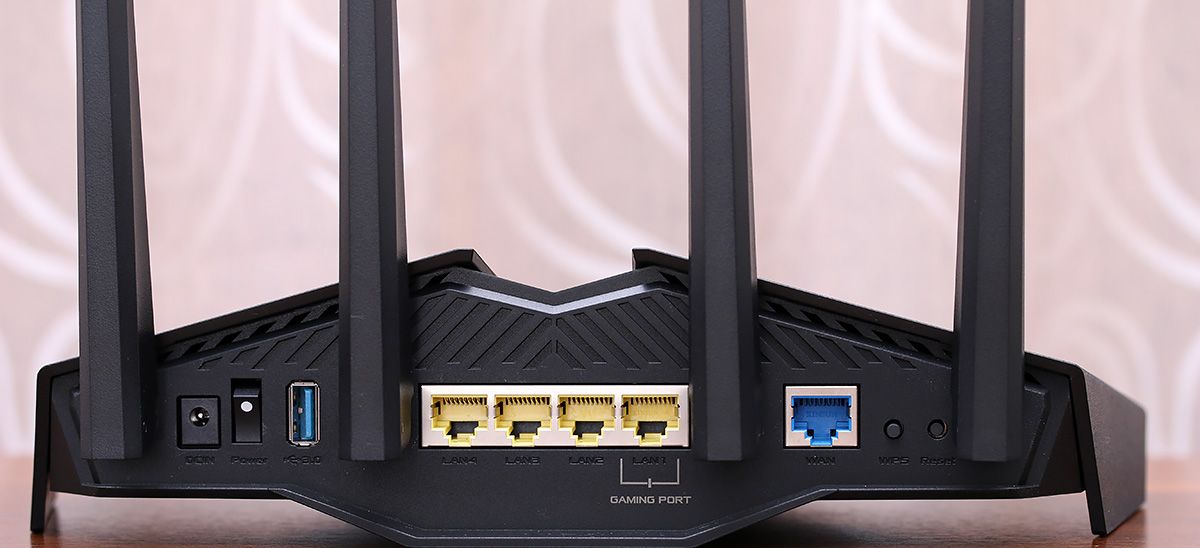 打通网络游戏任督二脉，华硕 WiFi6 电竞路由器 RT-AX82U 上手玩