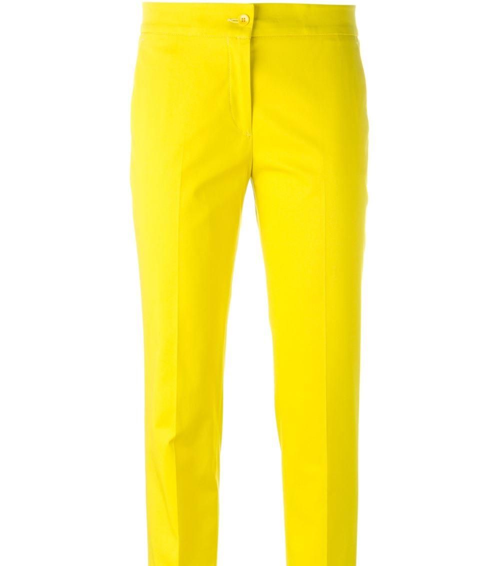 霉霉两抹亮色就能惊艳格莱美,而你还穿黑白灰?