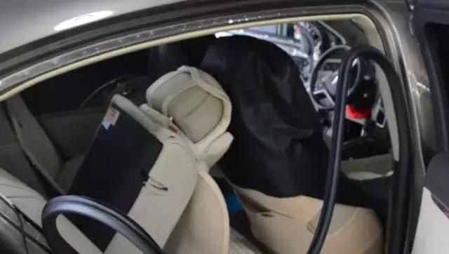 导航、泊车、防盗都有，不得不装的360全景行车记录仪安装教程