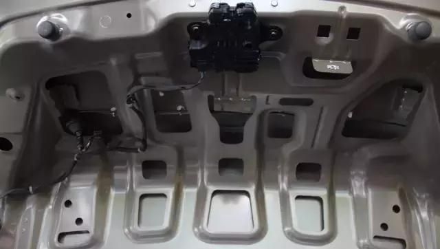 导航、泊车、防盗都有，不得不装的360全景行车记录仪安装教程