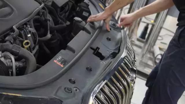 导航、泊车、防盗都有，不得不装的360全景行车记录仪安装教程