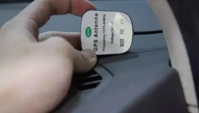 导航、泊车、防盗都有，不得不装的360全景行车记录仪安装教程