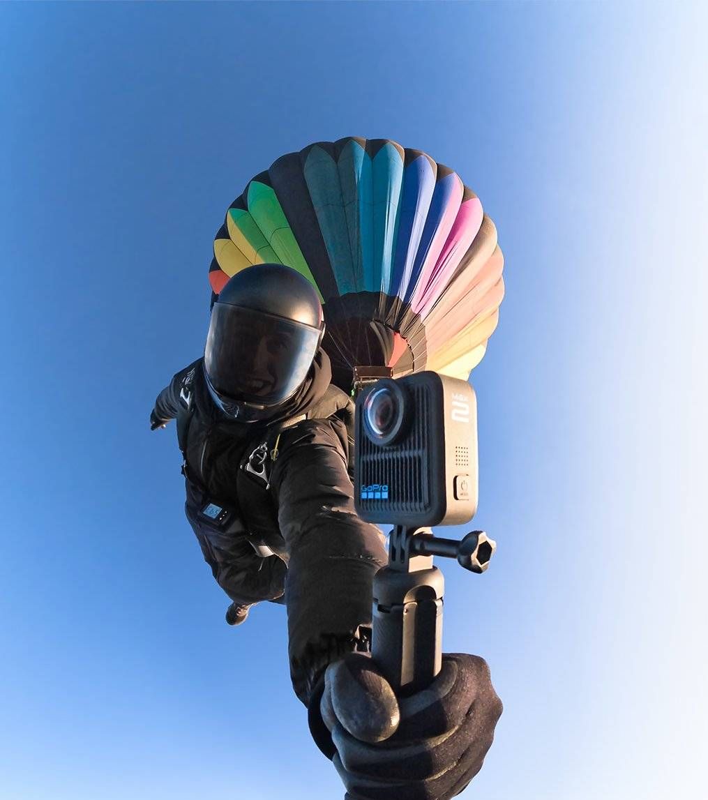 早报｜单踏板新规：不可减速至停车/罗马仕退款排到 17 万位/苹果大模型负责人跳槽 Meta，年薪数千万