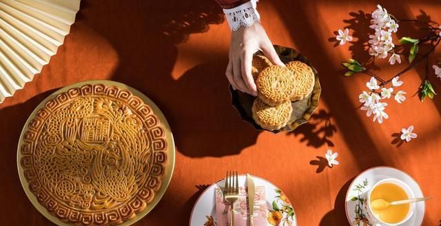 对对联求下联？上联：食月观歌舞