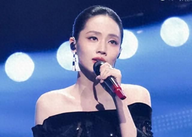 大湾区晚会抢C位争议，刘惜君横插一脚，网友吐槽没规矩