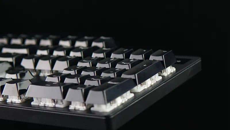 在座各位都能买得起的无线机械键盘:雷柏V500PRO简评