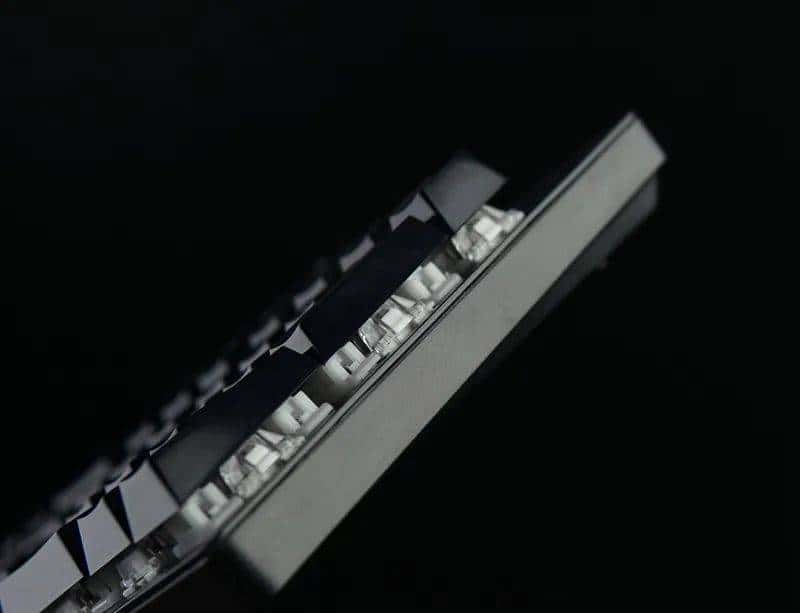 在座各位都能买得起的无线机械键盘:雷柏V500PRO简评