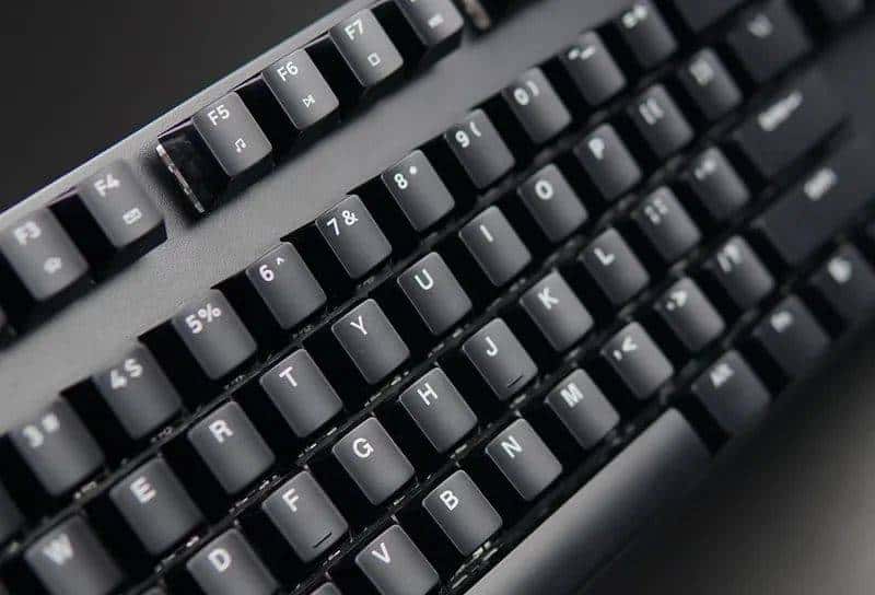 在座各位都能买得起的无线机械键盘:雷柏V500PRO简评