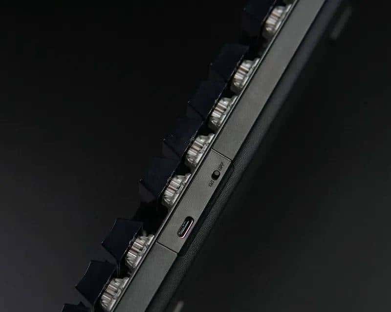 在座各位都能买得起的无线机械键盘:雷柏V500PRO简评