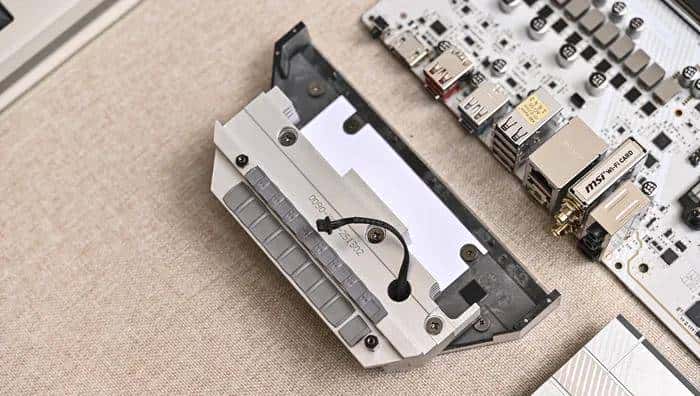 AMD ATX 白色装机新宠——微星 MPG B850 EDGE TI WIFI 刀锋钛开箱简测