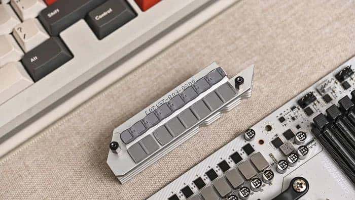 AMD ATX 白色装机新宠——微星 MPG B850 EDGE TI WIFI 刀锋钛开箱简测