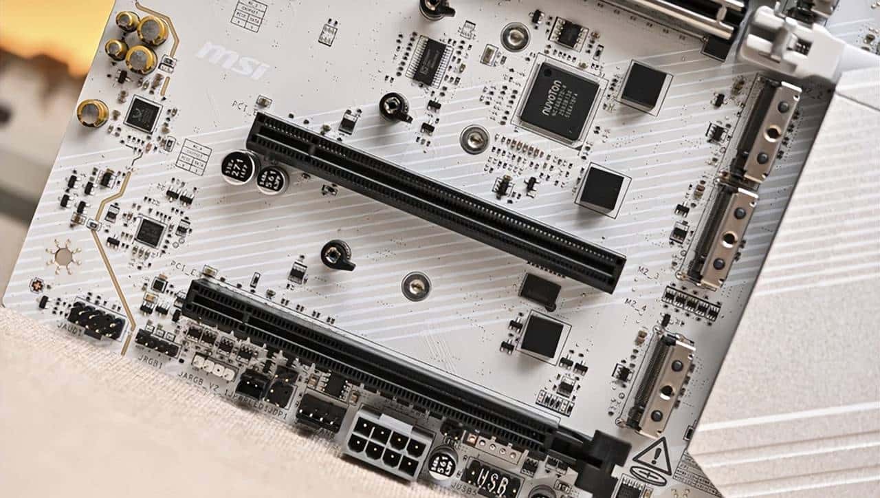 AMD ATX 白色装机新宠——微星 MPG B850 EDGE TI WIFI 刀锋钛开箱简测