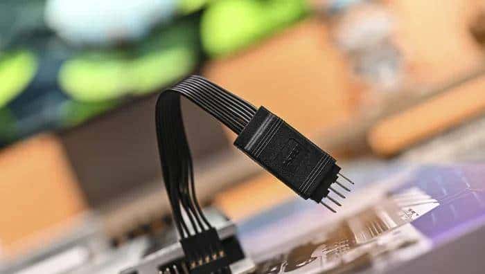 AMD ATX 白色装机新宠——微星 MPG B850 EDGE TI WIFI 刀锋钛开箱简测