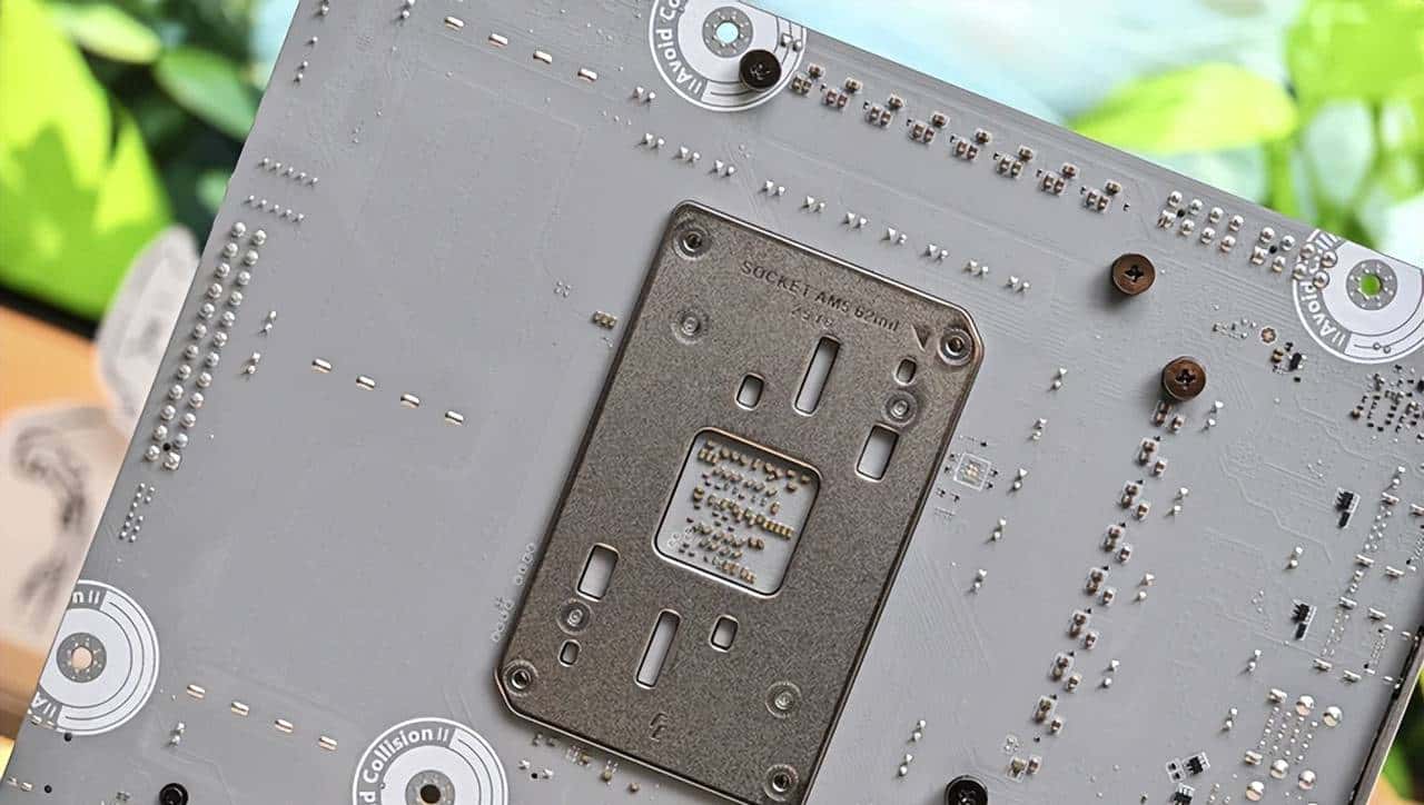 AMD ATX 白色装机新宠——微星 MPG B850 EDGE TI WIFI 刀锋钛开箱简测