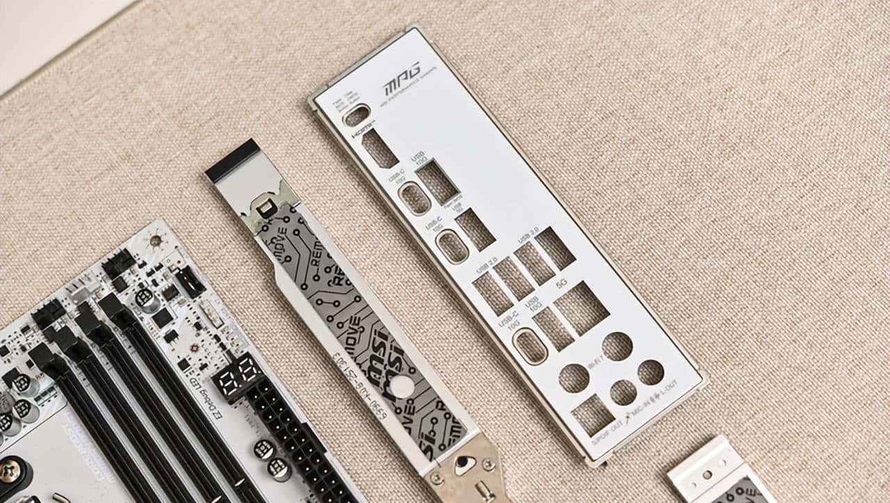 AMD ATX 白色装机新宠——微星 MPG B850 EDGE TI WIFI 刀锋钛开箱简测