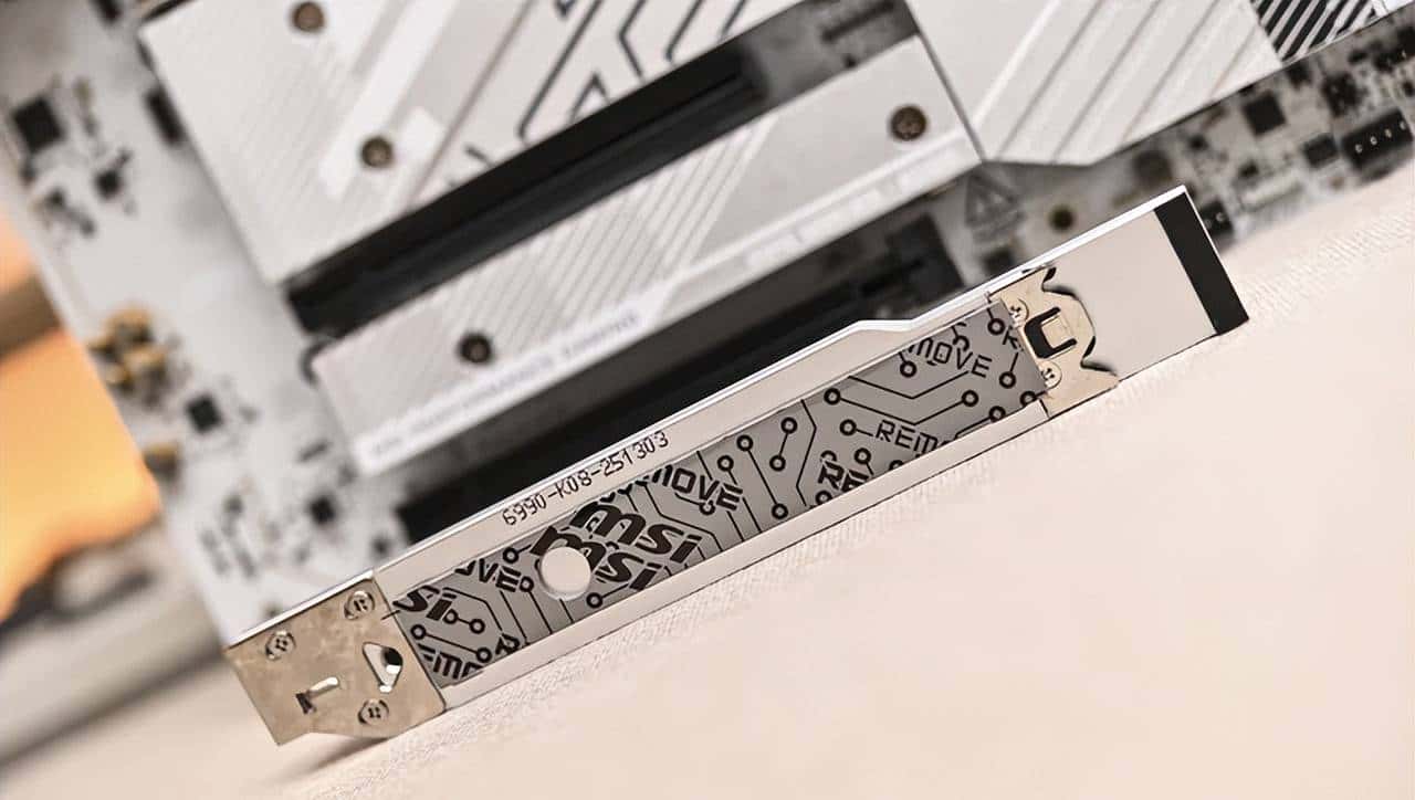 AMD ATX 白色装机新宠——微星 MPG B850 EDGE TI WIFI 刀锋钛开箱简测