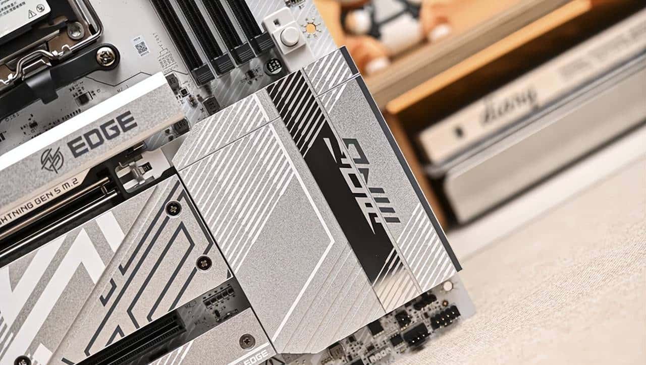 AMD ATX 白色装机新宠——微星 MPG B850 EDGE TI WIFI 刀锋钛开箱简测