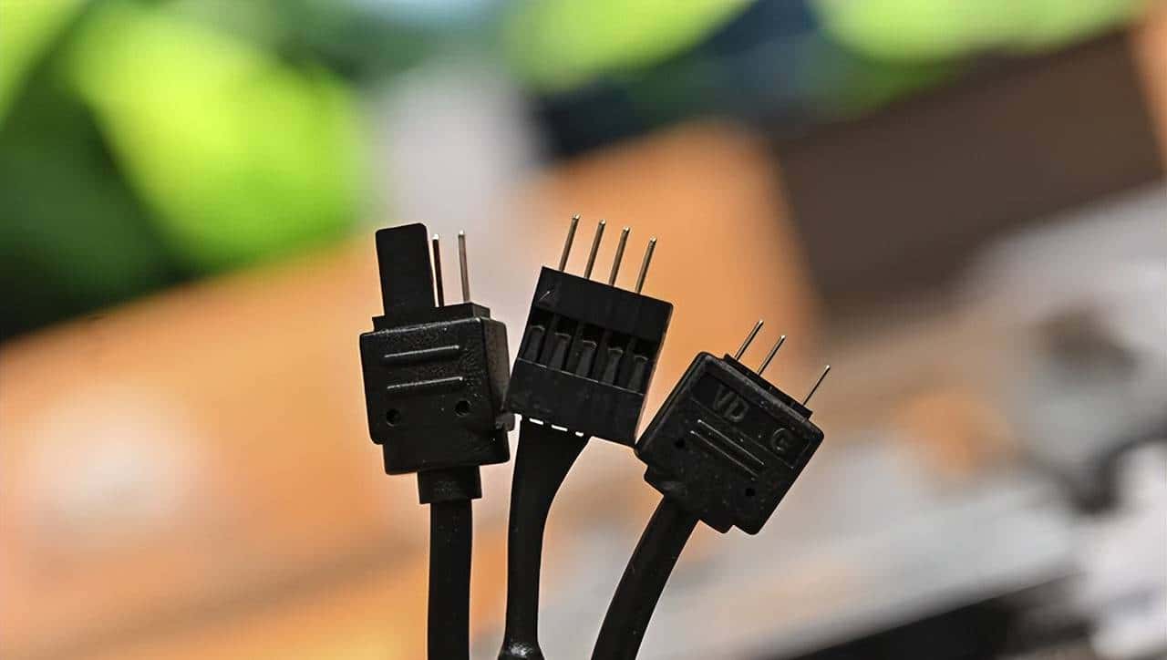 AMD ATX 白色装机新宠——微星 MPG B850 EDGE TI WIFI 刀锋钛开箱简测