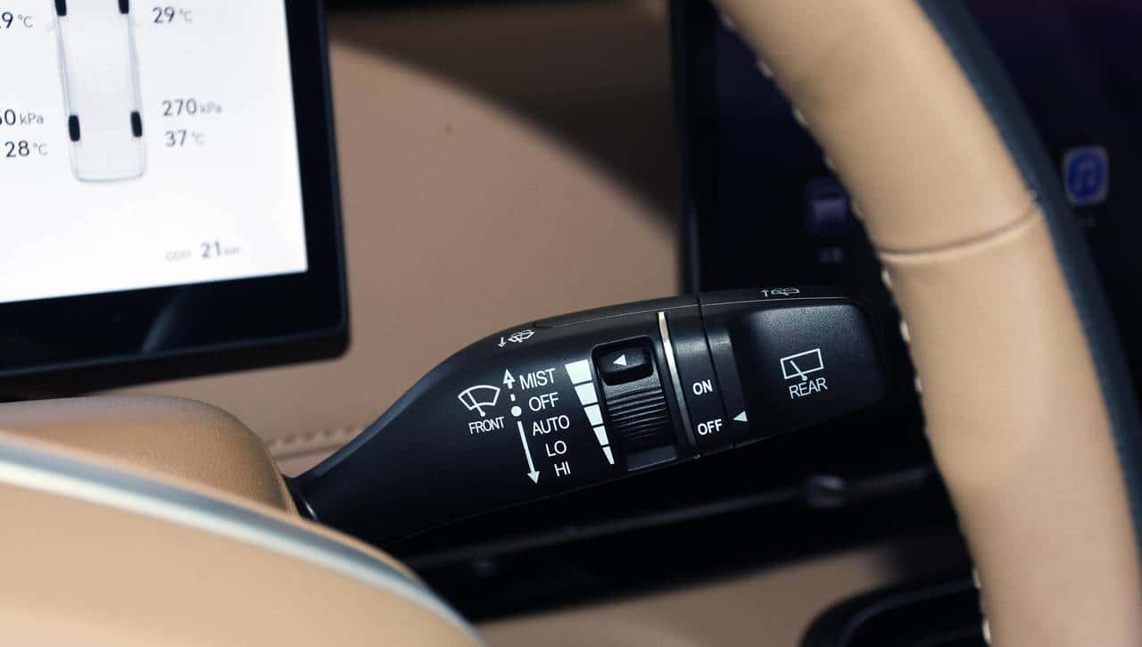 搭载2.0T+8AT，鸿蒙智行加持，试驾瑞风RF8，实力如何？