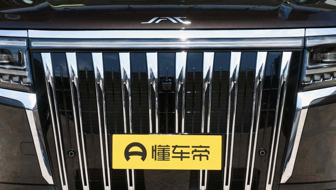 搭载2.0T+8AT，鸿蒙智行加持，试驾瑞风RF8，实力如何？