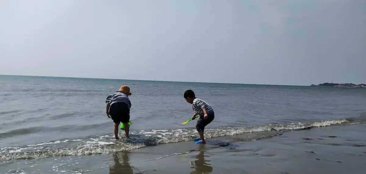 带三娃去看海｜挖一条通向大海的河流