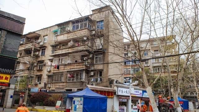 72年修水库，一个成分不好的女人为了给我送饭，摔伤了脚