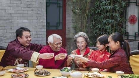 72年修水库，一个成分不好的女人为了给我送饭，摔伤了脚