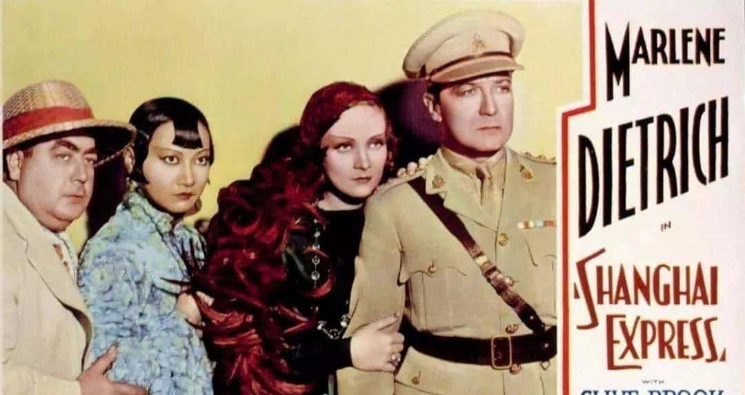 被全中国封杀、唾骂，她脱的衣服，今天终于穿回去了…