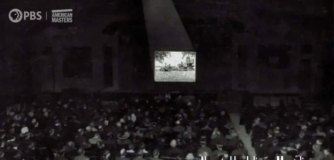 被全中国封杀、唾骂，她脱的衣服，今天终于穿回去了…