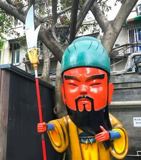 林冲与关胜，到底谁的武艺更高一点？从一些细节描写可以看出来