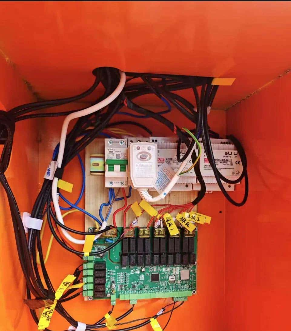 程序汪9万接的无人自助洗宠物机项目，开发周期40天