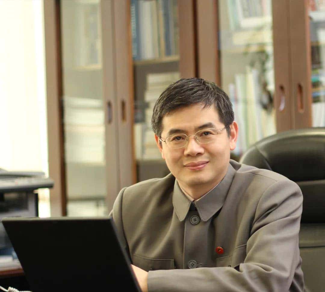 国产芯片已长成，“龙芯之父”胡伟武：“芯芯之火，可以燎原”