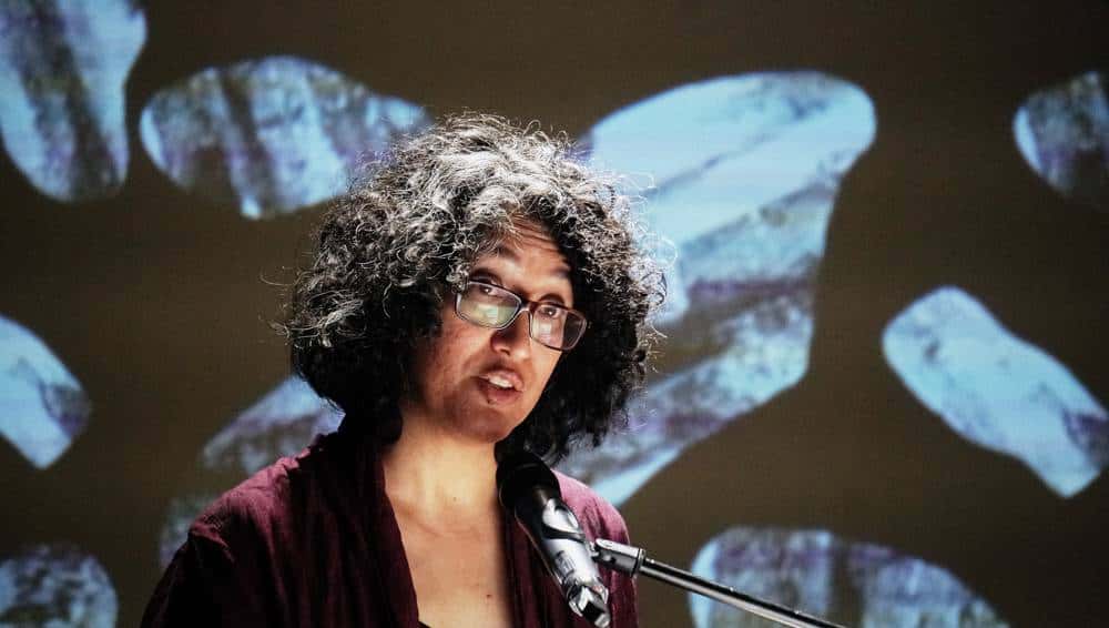 因为现实与美好之间 / 总有一种古老的敌意 | 正午