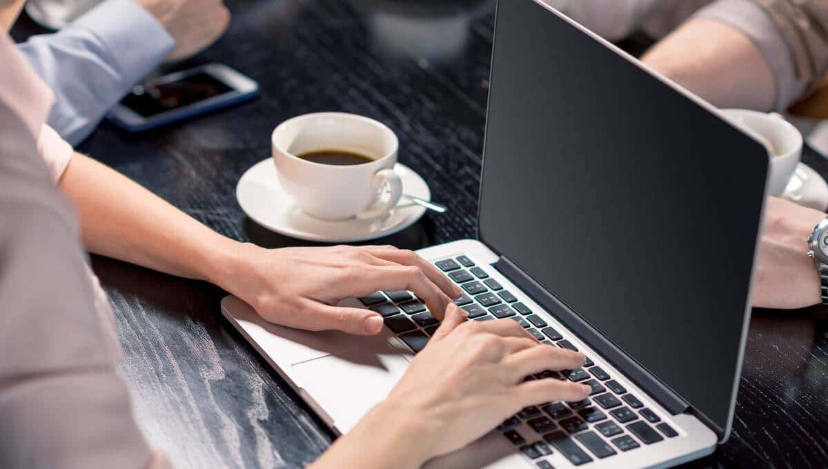 Java中toString该如何转json呢?