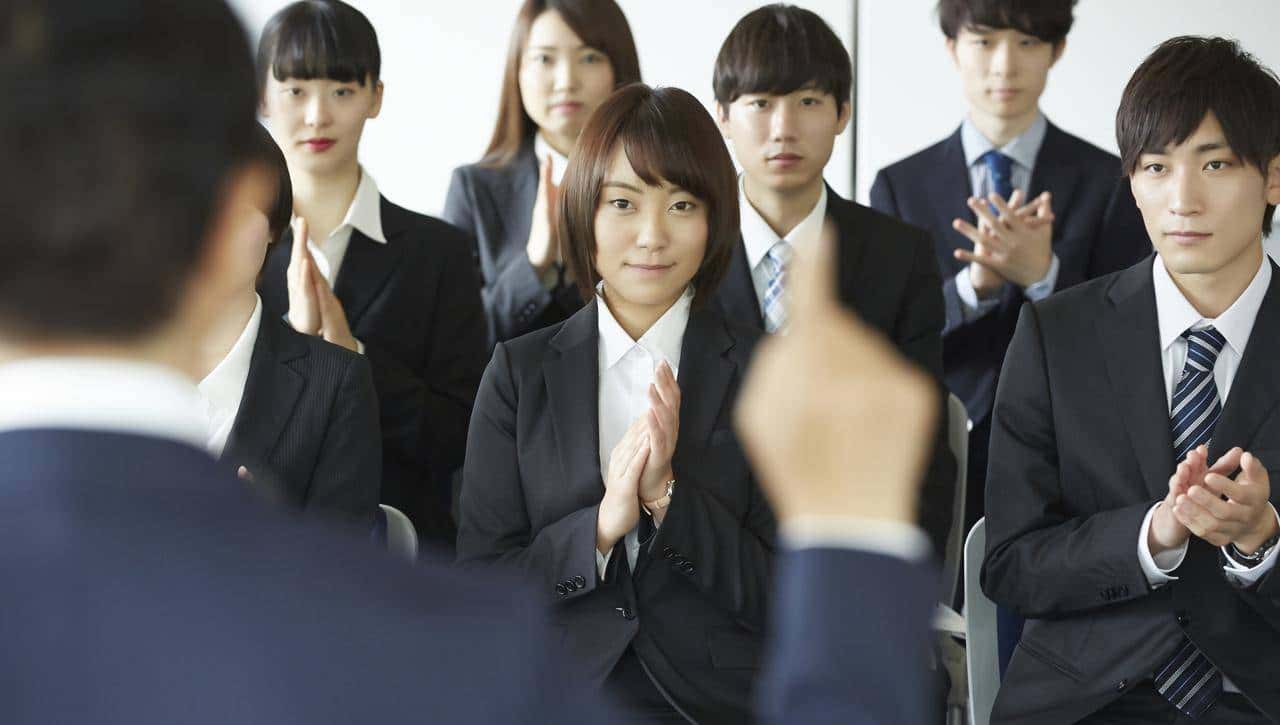 AI提示词难上手？这3套行业模板，让你工作效率立刻提升10倍！