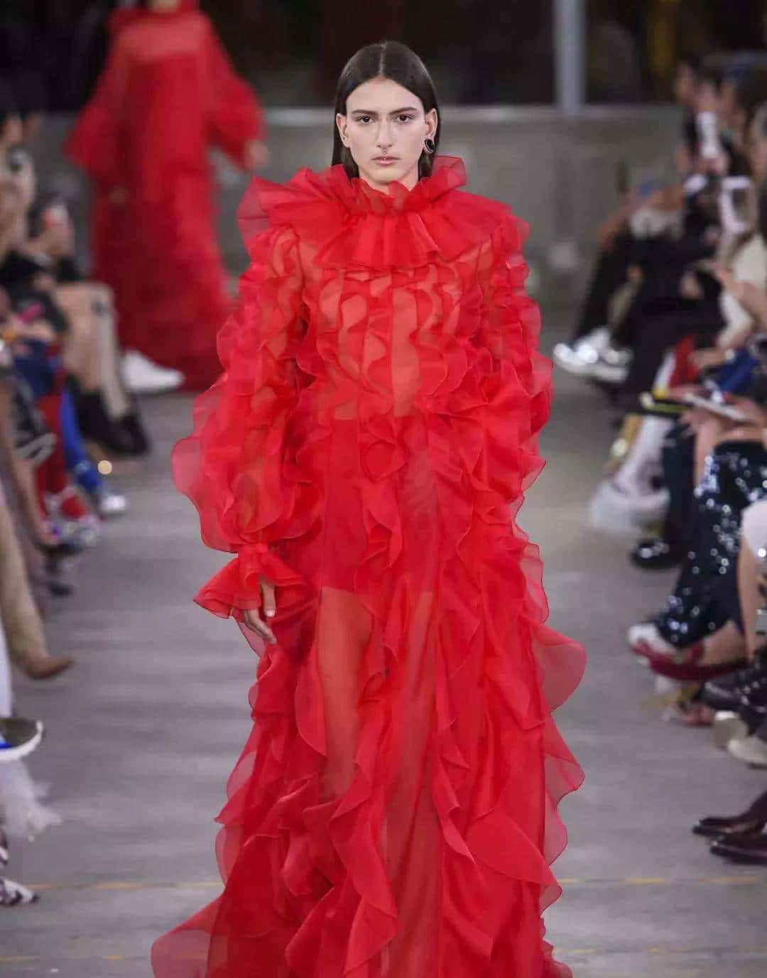 2019秋冬巴黎高定时装周正式落下帷幕了,盘点这场盛宴上那些美轮美奂的仙女裙
