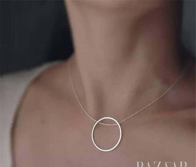 解锁不了天鹅颈？！原来是锁骨链戴得不对！