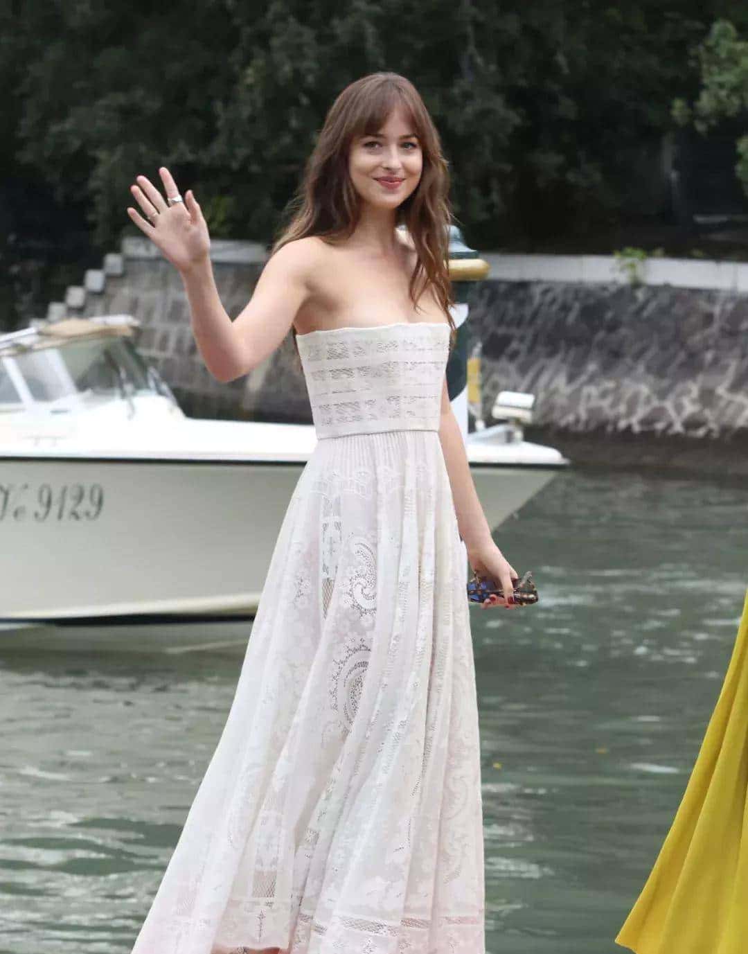 2019秋冬巴黎高定时装周正式落下帷幕了,盘点这场盛宴上那些美轮美奂的仙女裙