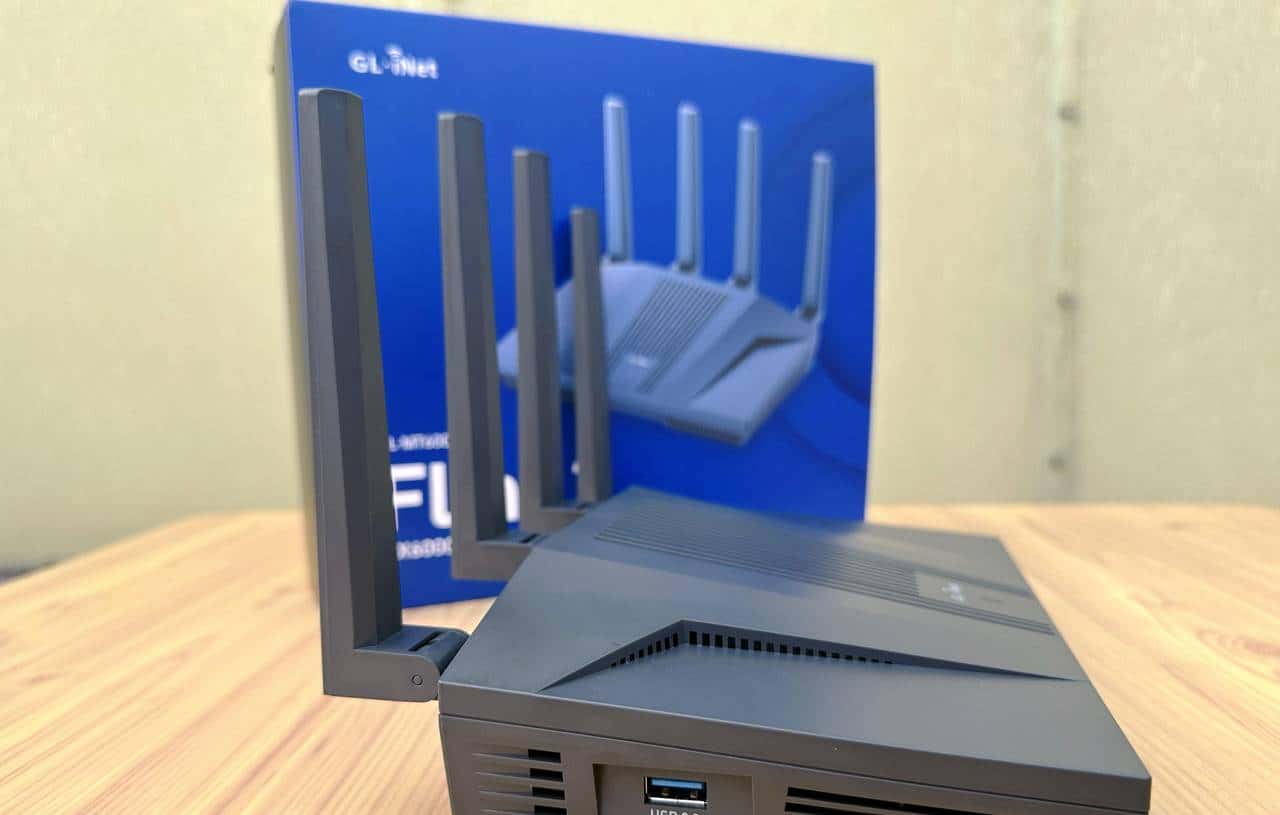 GL.iNetMT6000双2.5G开源路由器详细评测S2S组网轻量NAS|OpenWrt