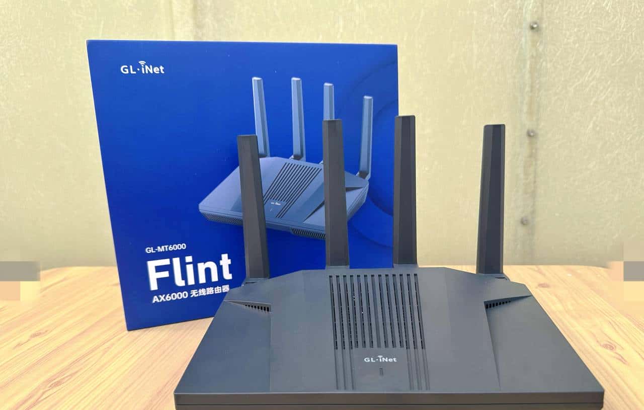 GL.iNetMT6000双2.5G开源路由器详细评测S2S组网轻量NAS|OpenWrt
