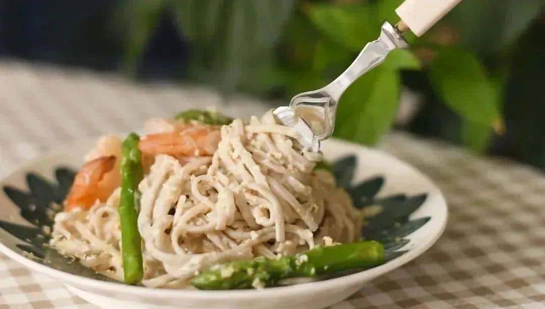 这 2 种燕麦热量巨高，别买了！真能抵御长胖的是它