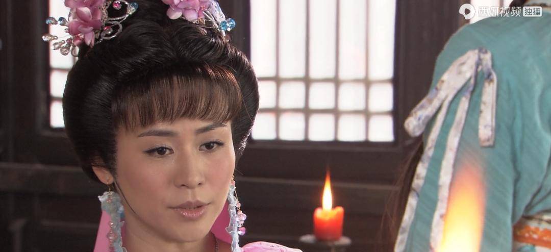 曾经的收视冠军，10年后成全网群嘲的热梗主角？别再笑了她够惨了