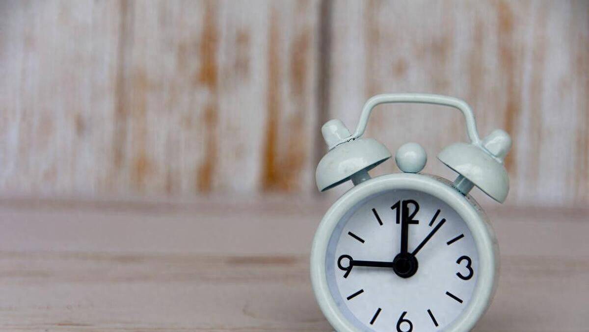 “上午9点”不能说“9 o’clock am”！为什么？