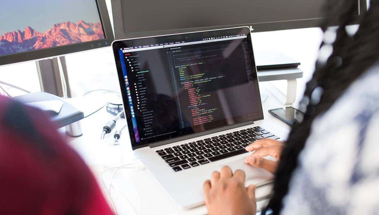 不用坐班 + 包吃住,月薪过万!普通人真能有?