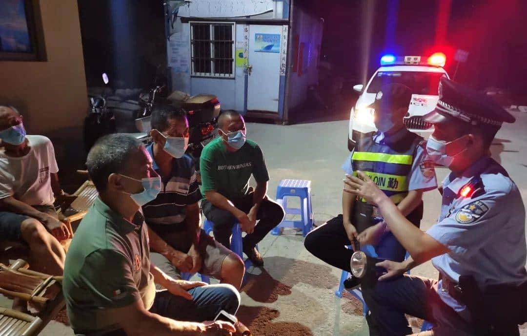 【夏季治安打击整治“百日行动”】福建福州公安持续开展夏夜治安巡查宣防聚焦统一行动