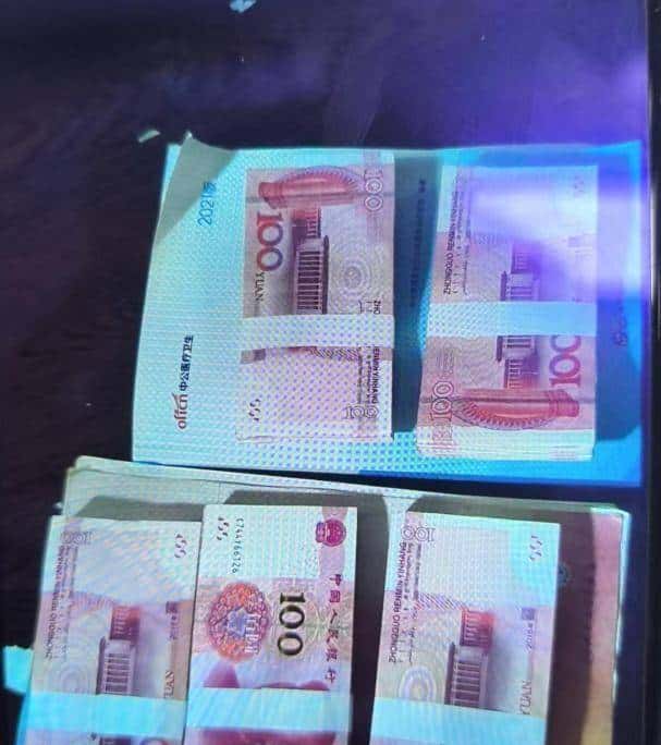 杭州一小伙听（女友）指挥，把书挖个洞，邮寄5万元现金，