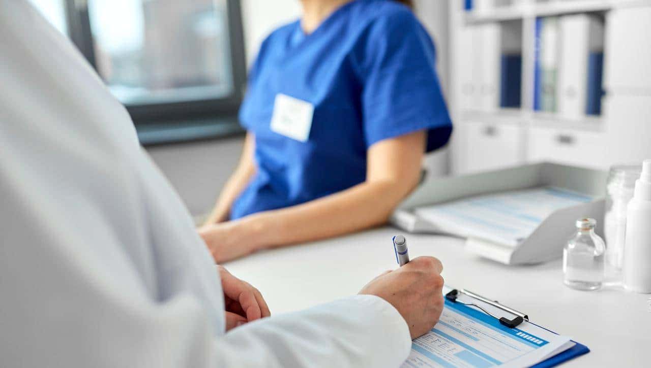 不用坐班 + 包吃住,月薪过万!普通人真能有?