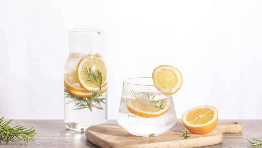 每天下午脑子像浆糊?除了没睡好,还可能是大脑“渴”了