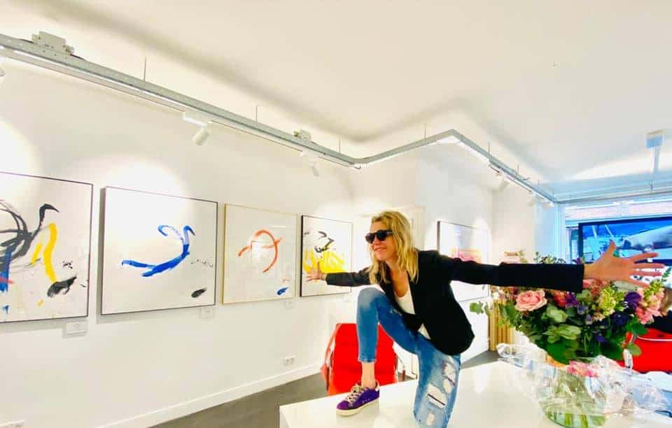 南非有一头叫猪卡索的猪，画了一幅画，卖了近17万人民币