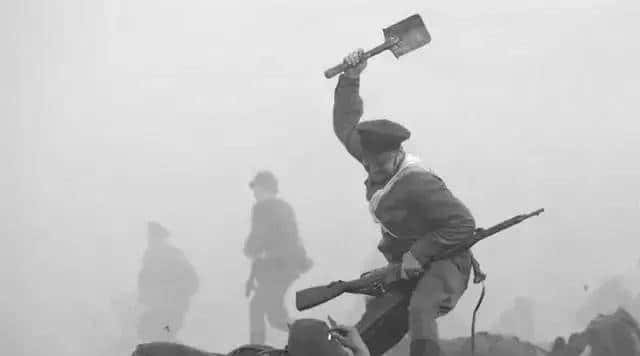 作为近战武器的中国兵工铲，展现出的威力让世人折服